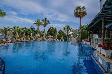 MİRA  BEACH RESORT HOTEL 4 GECE 5 GÜN ULAŞIMLI