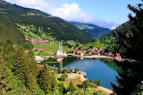 Karadeniz Yaylalar ve Batum Turu / 4 Gece Otel Konaklamalı / İstanbul Çıkışlı 