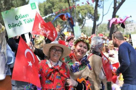 Ege’de Ot Festival Rüzgarı: Alaçatı & Efes Masalı / 1 Gece Otel Konaklamalı